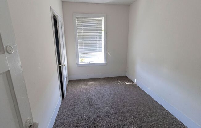 3 beds, 1 bath, $1,500