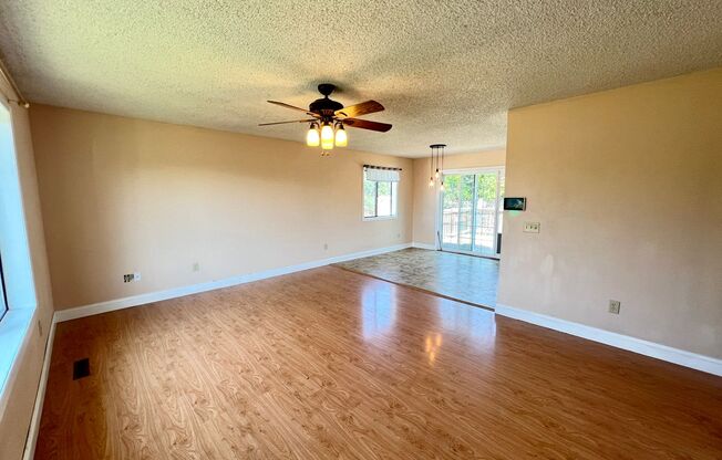 4 bedroom 2 bathroom home in the Heights