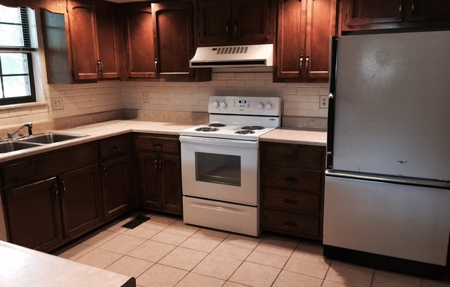 3 beds, 2 baths, $2,250