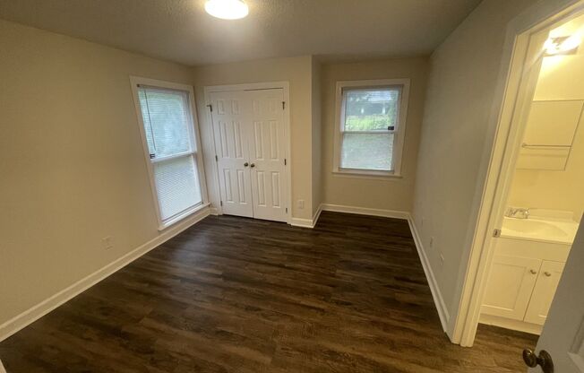 2 Bedroom 2 Bathroom Condo!