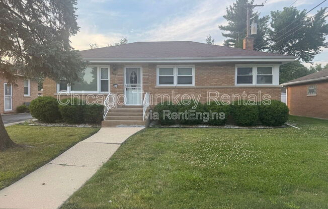 1006 E 163 PL