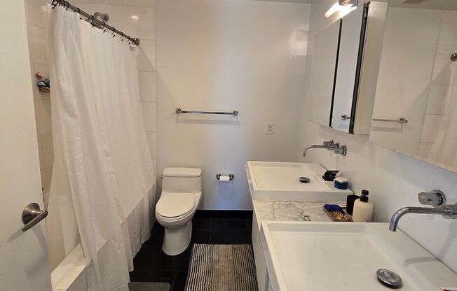 3 beds, 2.5 baths, 2,375 sqft, $4,995, Unit 1B