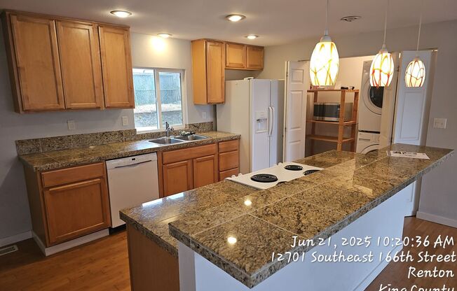 Cascade Renton area - 3 bedroom 2 bathroom rambler home - Available NOW!!
