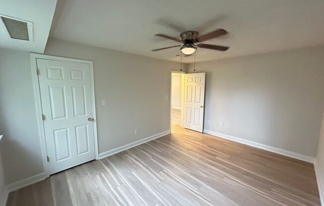 Renovated 1 bdrm, 1 bath Apt