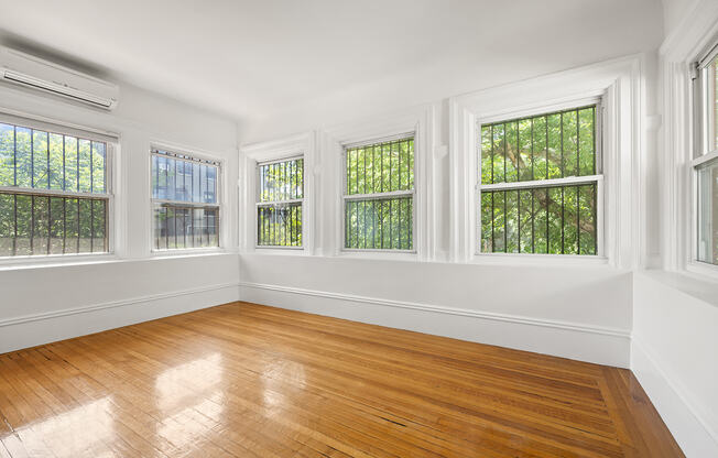 1094 PARK PL