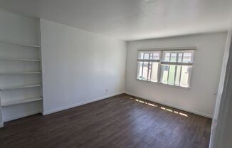 ~ BRIGHT & SPACIOUS ~ 1 Bedroom / 1 Bathroom in North Park!!