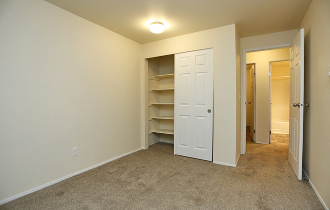 3 beds, 2 baths, 1,153 sqft, $2,285, Unit F 207