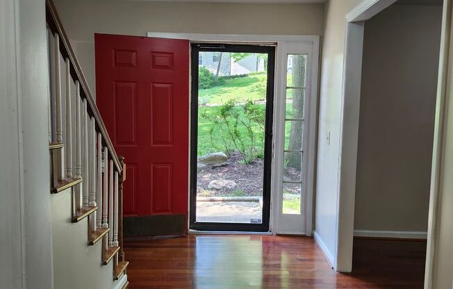 Spacious 4 bedroom 2 bath home in North HIxson/Middle Valley Area