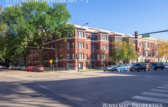 6751 N SHERIDAN