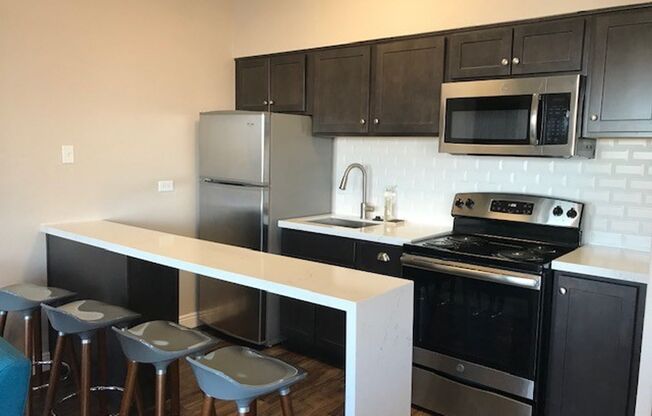 1 bed, 1 bath, 698 sqft, $1,375, Unit 205