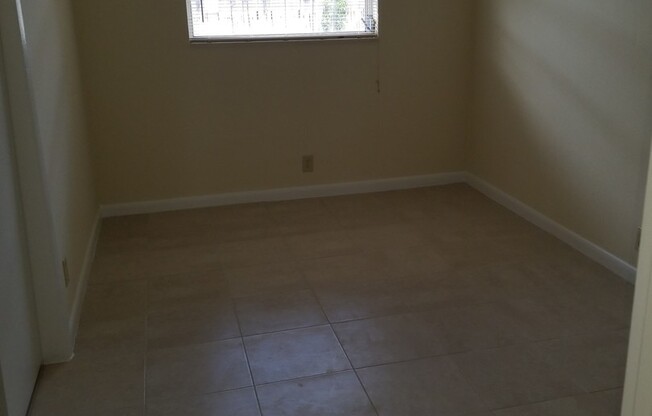 2 beds, 1 bath, $1,600