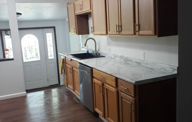 3 beds, 1 bath, $1,200