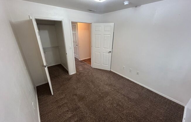 Riverton Apartments