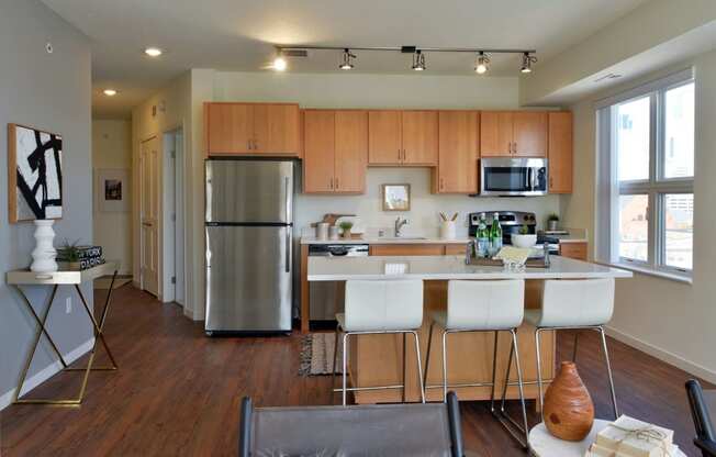 Kitchen Appliances at 1500 Nicollet Apartment Homes, Minneapolis, 55403