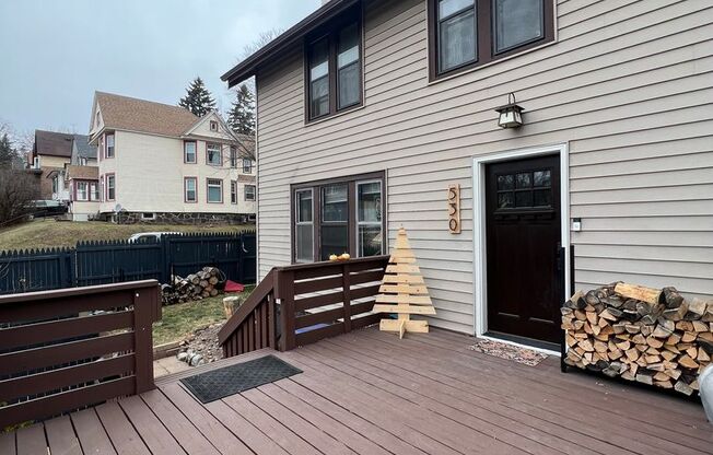 3 beds, 2 baths, $1,600