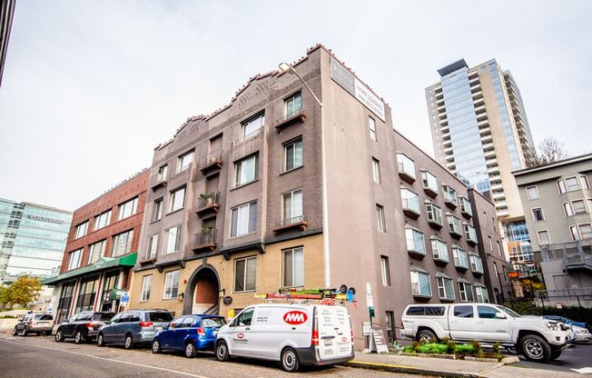 Studio, 1 bath, 233 sqft, $980, Unit 101