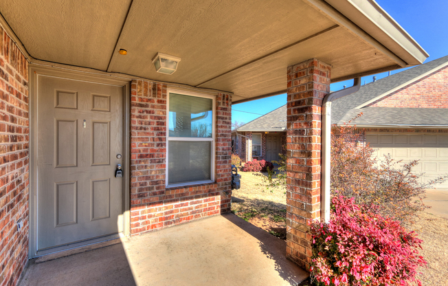 3 beds, 2 baths, $1,349