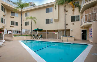 Apartment Building in Los Angeles Pool