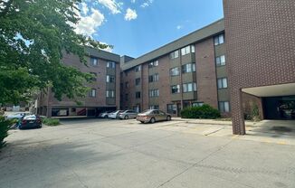 1 bed, 1 bath, $740