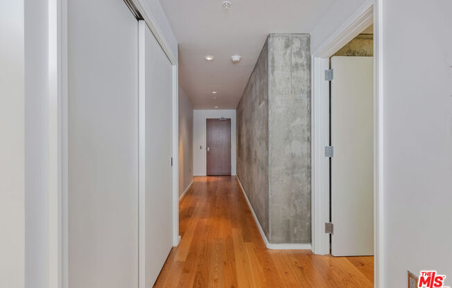 1 bed, 1.5 baths, 1,390 sqft, $4,200, Unit 1407
