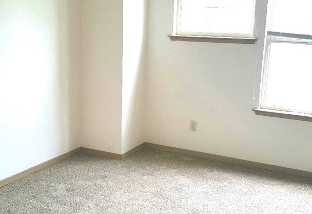 2 beds, 1.5 baths, 1,185 sqft, $3,045, Unit 304