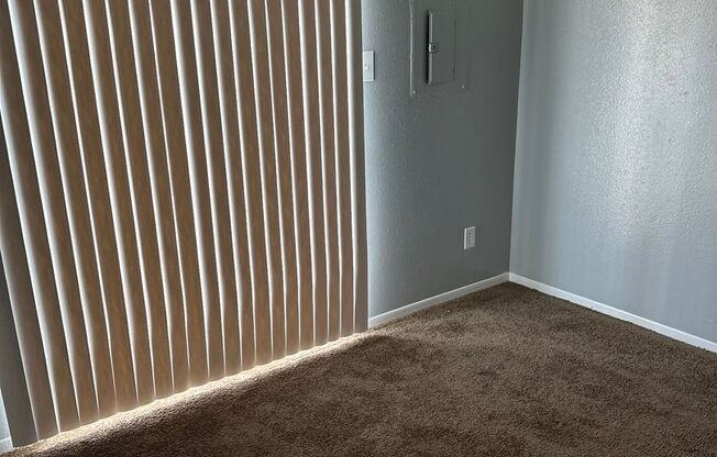 1 bed, 1 bath, 470 sqft, $745, Unit 718