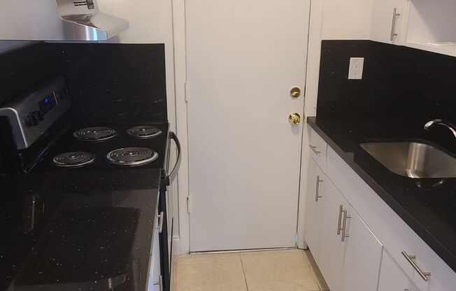 1 bed, 1 bath, $1,900, Unit 1545-204