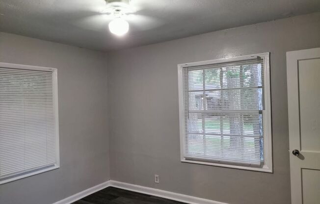 2 beds, 1 bath, $899