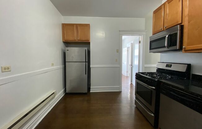 Lakeview 2BR! Near Brown Line & Whole Foods!