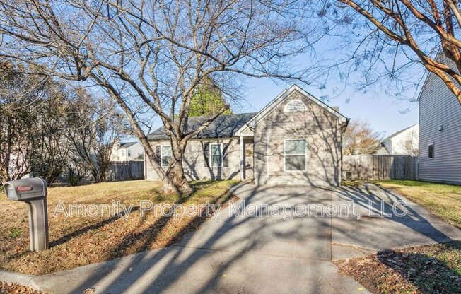955 WOODCREEK DR