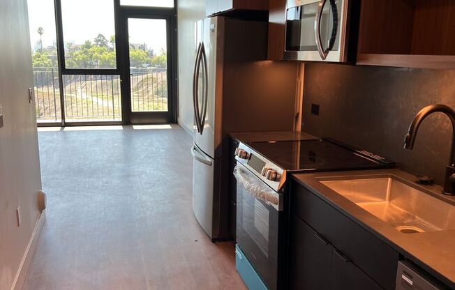 Studio, 1 bath, 422 sqft, $2,530, Unit 708