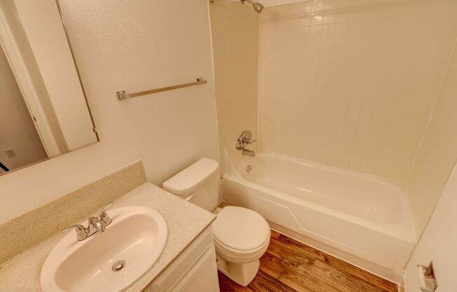 3 beds, 2 baths, 1,330 sqft, $1,950, Unit 75603b