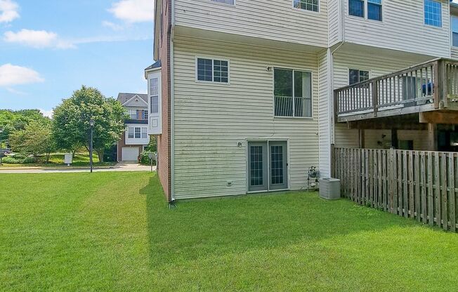 Coming Soon! Lovely End Unit 3-Level Townhome in White Plains 3/Bedroom, 2.5 Bath, 1-Car Garage, Hardwood Flooring, Modern Kitchen, Community Pool and More!