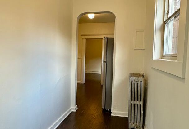 1 bed, 1 bath, 700 sqft, $1,895, Unit 204