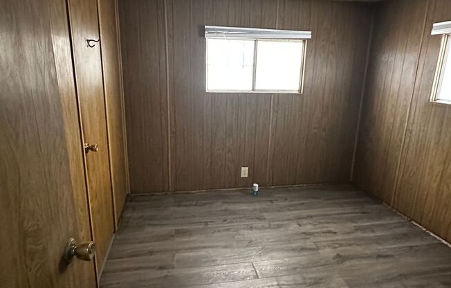 2 beds, 1 bath, $1,100