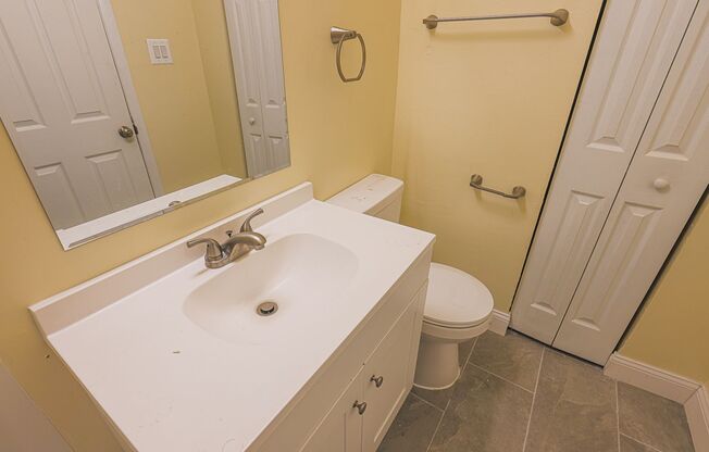 2 beds, 1 bath, 925 sqft, $1,500, Unit 2210-A2