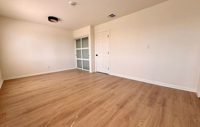 1027 Coronado Terrace
