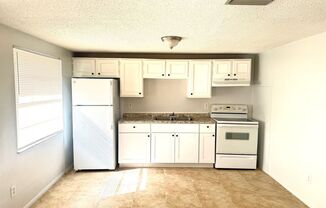 3 beds, 2 baths, $2,195, Unit 917 58th Avenue Drive East