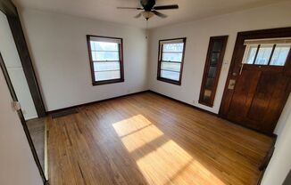 2 beds, 1 bath, $825