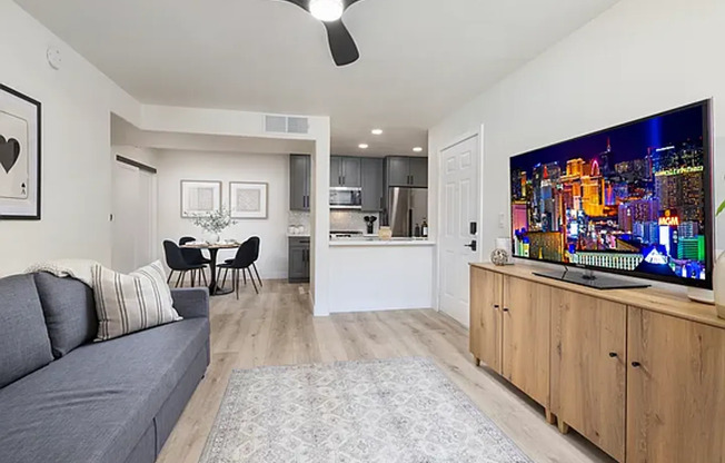 1 bed, 1 bath, $2,100, Unit # 1043