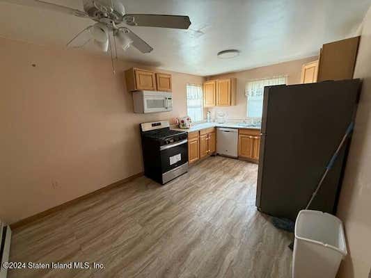 2 beds, 1 bath, 2,144 sqft, $2,900