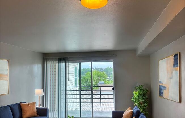 1 bed, 1 bath, 715 sqft, $1,750, Unit 304