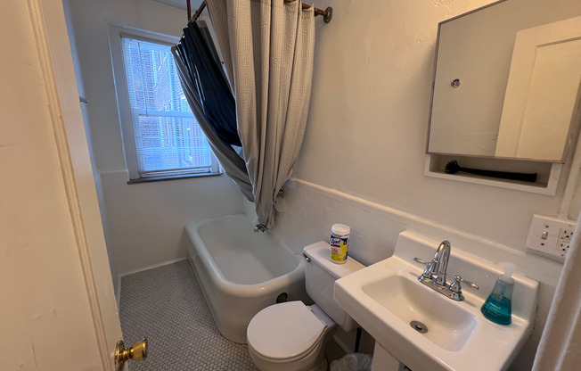 Studio, 1 bath, 400 sqft, $985, Unit 510