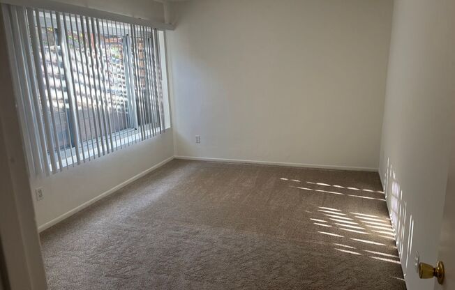 1 bed, 1 bath, 944 sqft, $2,150, Unit 3746