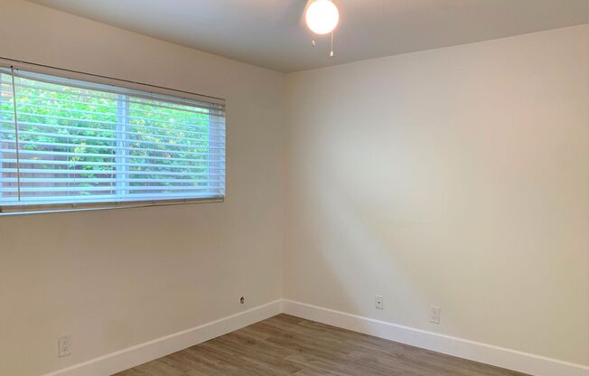 2 beds, 1 bath, 800 sqft, $2,595, Unit 04