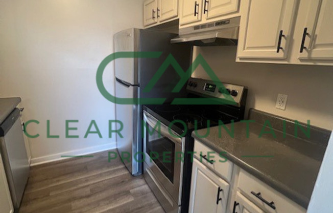 2 beds, 1 bath, 900 sqft, $1,300, Unit 5