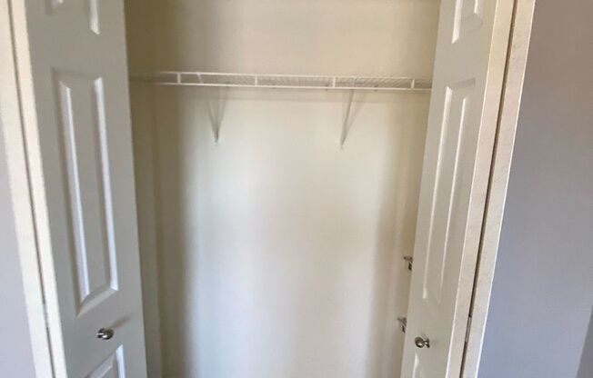 2 beds, 1 bath, 1,000 sqft, $1,350, Unit 1167-8