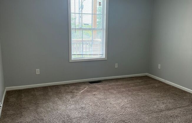 1 bed, 1 bath, $750, Unit 355C