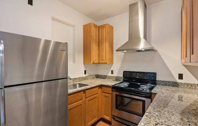Studio, 1 bath, 359 sqft, $1,325, Unit 404