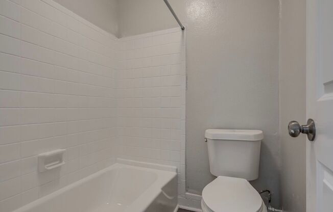 1 bed, 1 bath, 750 sqft, $950, Unit 5905-201